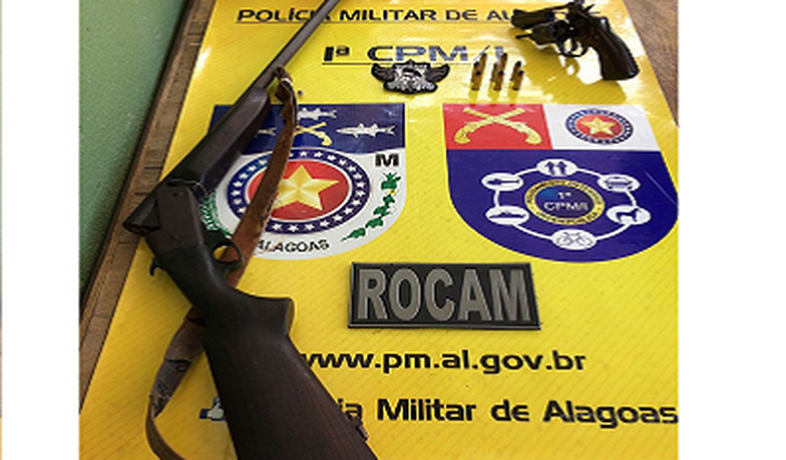 Polícia Militar prende homem com espingarda e revólver dentro de casa