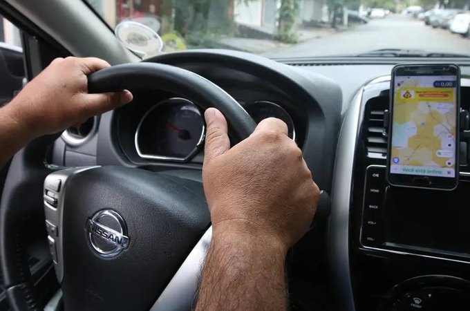 Motoristas de aplicativo devem manter MEI regular para garantir isenção do IPVA