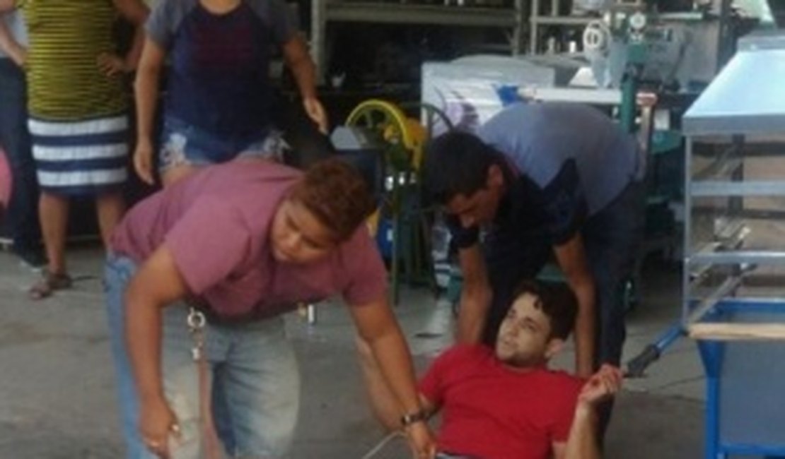 Homem corre após ser abordado por assaltante e acaba baleado