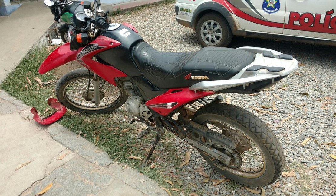 Em rondas, PM recupera mais uma moto roubada no Agreste