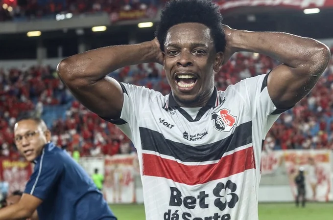 Santa Cruz busca empate com o América-RN e sobe para a Série C