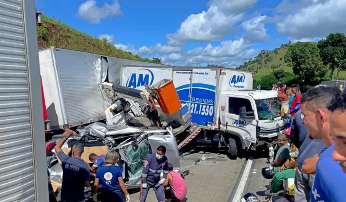 Grave acidente deixa dois mortos e sete feridos, na BR-101 em Joaquim Gomes