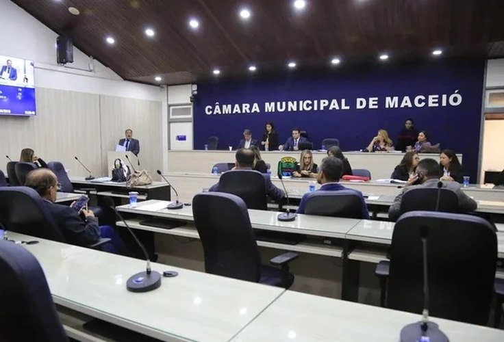Vereadores esvaziam sessão da Câmara de Maceió e adiam votação da LDO e de empréstimos bilionários solicitados por JHC