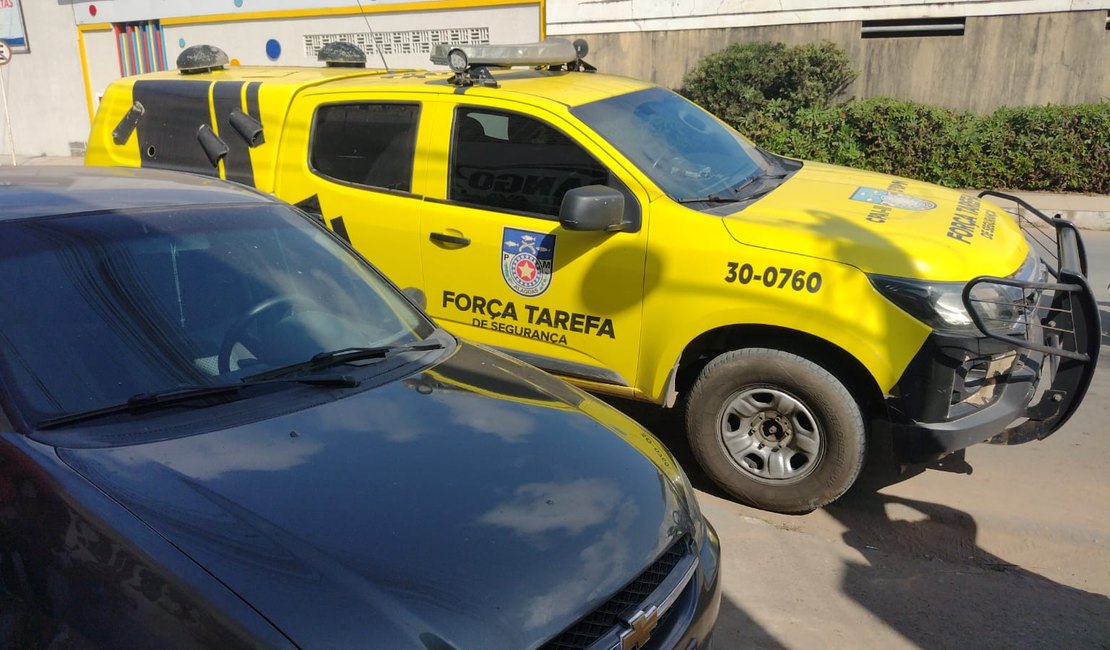 Homem é encontrado morto dentro de veículo, em Arapiraca