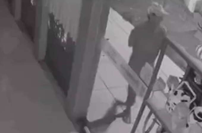 VÍDEO: Restaurante localizado no Centro de Arapiraca é arrombado e furtado durante a madrugada