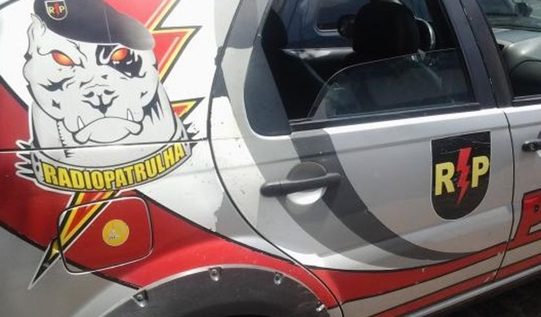 Criminoso aproveita descuido de proprietário e furta moto, em Arapiraca