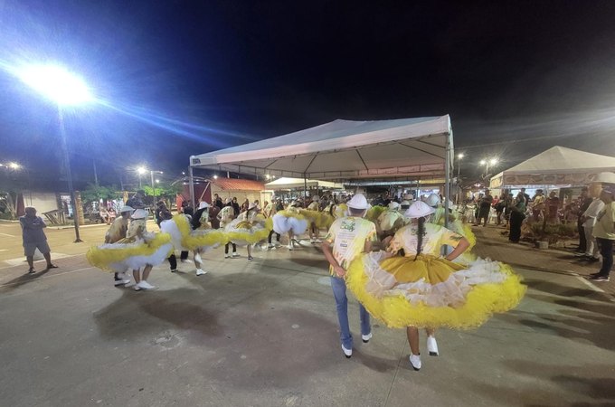 Tardezinha Cultural entra no clima de São João com quadrilhas juninas e muita música em Arapiraca; assista