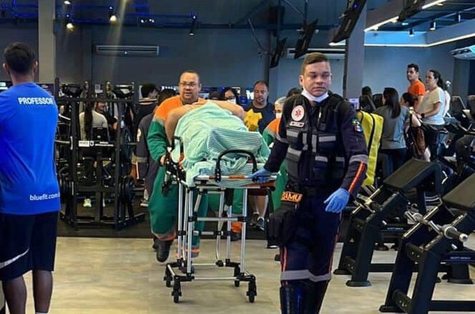 Homem é socorrido pelo Samu após acidente durante exercício, em academia de Maceió