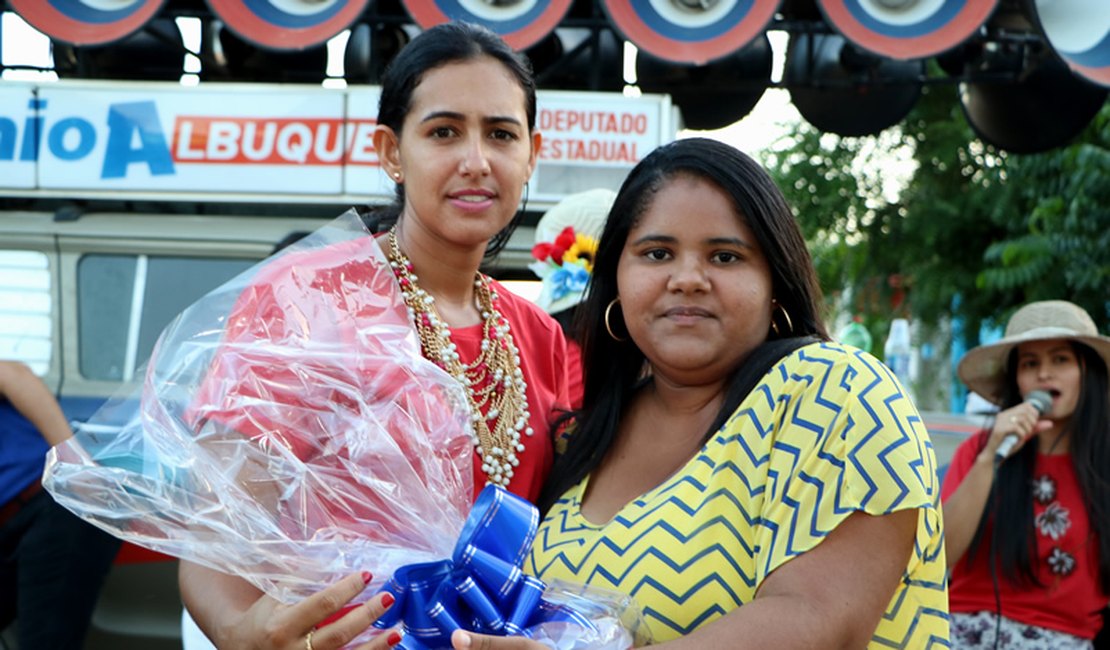 Evento social em comemoração ao Dia das Mães é realizado em Terra Nova, Limoeiro de Anadia