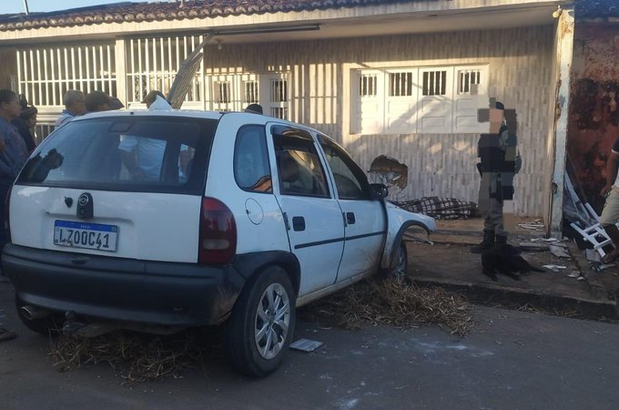 Mulher morre e marido fica ferido após ser atingido por carro em Taquarana