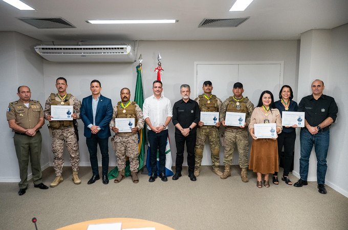 Governador homenageia 17 agentes da Segurança Pública com a Medalha do Mérito da República Marechal Deodoro da Fonseca