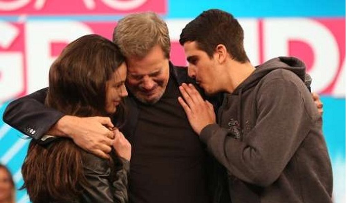 Filhos de Edson Celulari levam pai às lágrimas no Domingão do Faustão