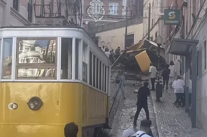 Bondinho de Lisboa descarrila, tomba e deixa 3 mortos e cerca de 20 feridos