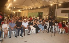 Entrega de pavimentação de ruas no bairro Jardim Tropical