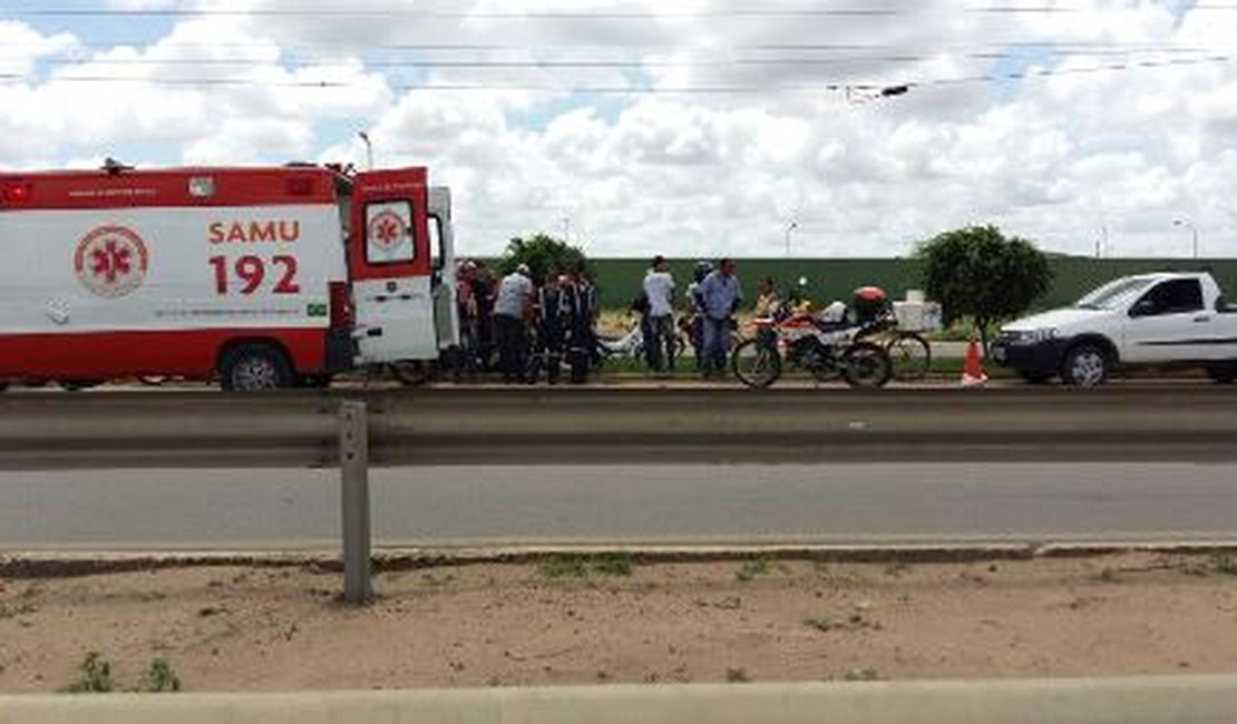 Homem perde controle de moto e sofre acidente próximo ao Arapiraca Garden Shopping