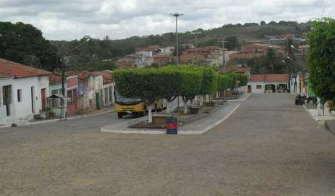 'Eu quero ver se tu aguenta bala nos peitos': Homem afirma ter sido ameaçado de morte por vizinho no Agreste de Alagoas