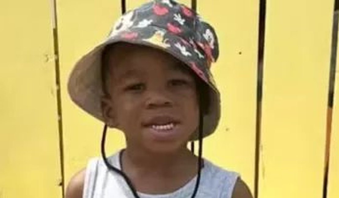 Menino de 3 anos morre após ser esquecido por 5 horas em carro