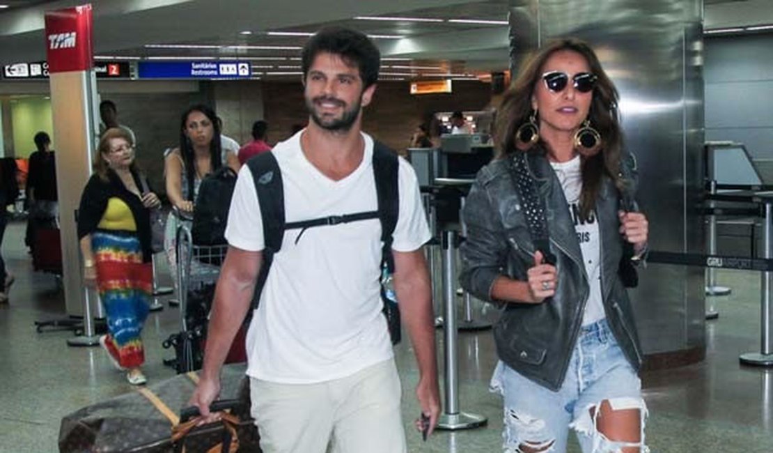 Após feriadão em Alagoas, Sabrina Sato e Duda Nagle desembarcam em SP