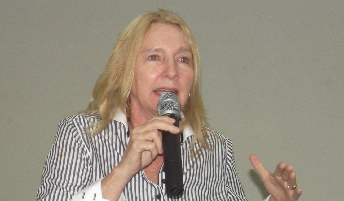 Justiça determina retorno de Kátia Born ao comando do PSB em Alagoas