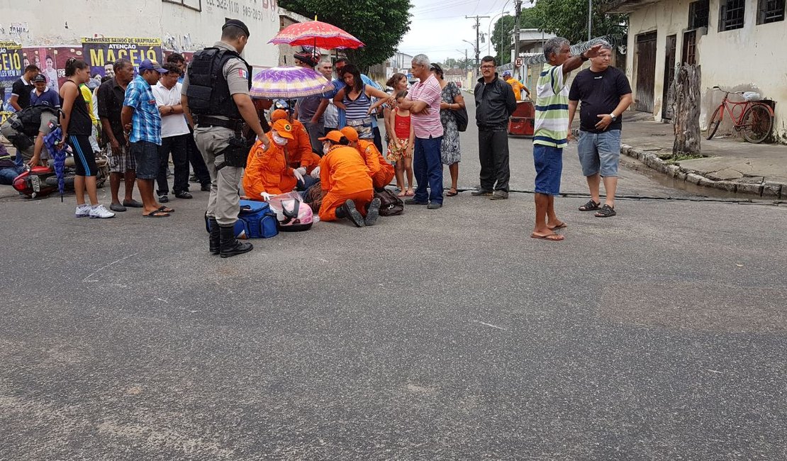Colisão entre motos deixa duas pessoas feridas em Arapiraca