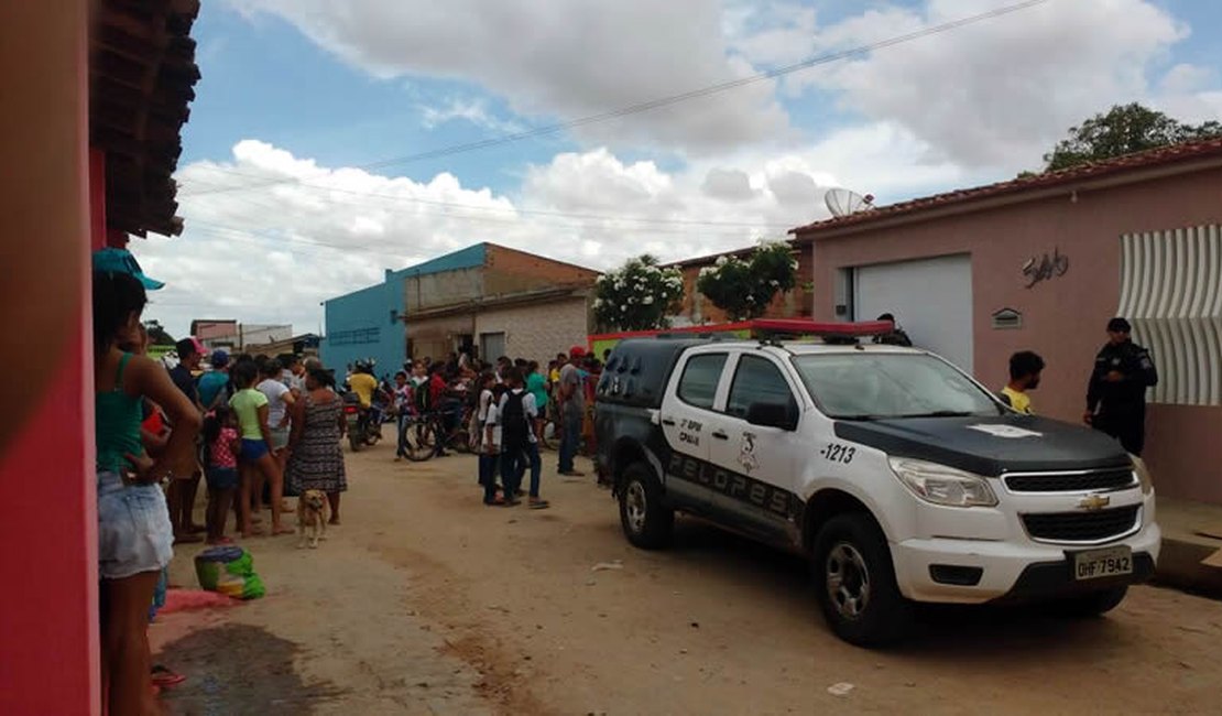 'Nego Tande' é executado a tiros na garagem de casa, em Arapiraca