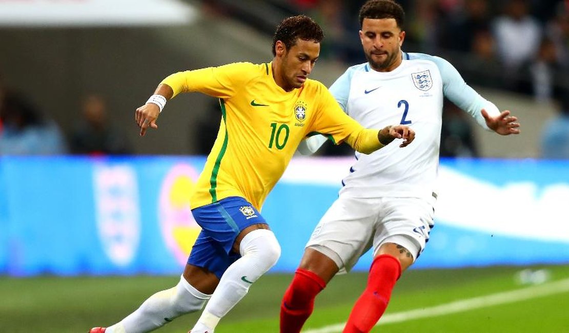 Médico da Seleção garante Neymar no treino de quarta