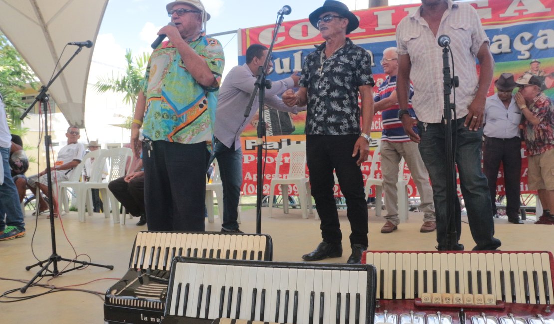 Com homenagem ao mestre Afrísio, “Cultura na Praça” leva forró de volta ao Centro de Arapiraca