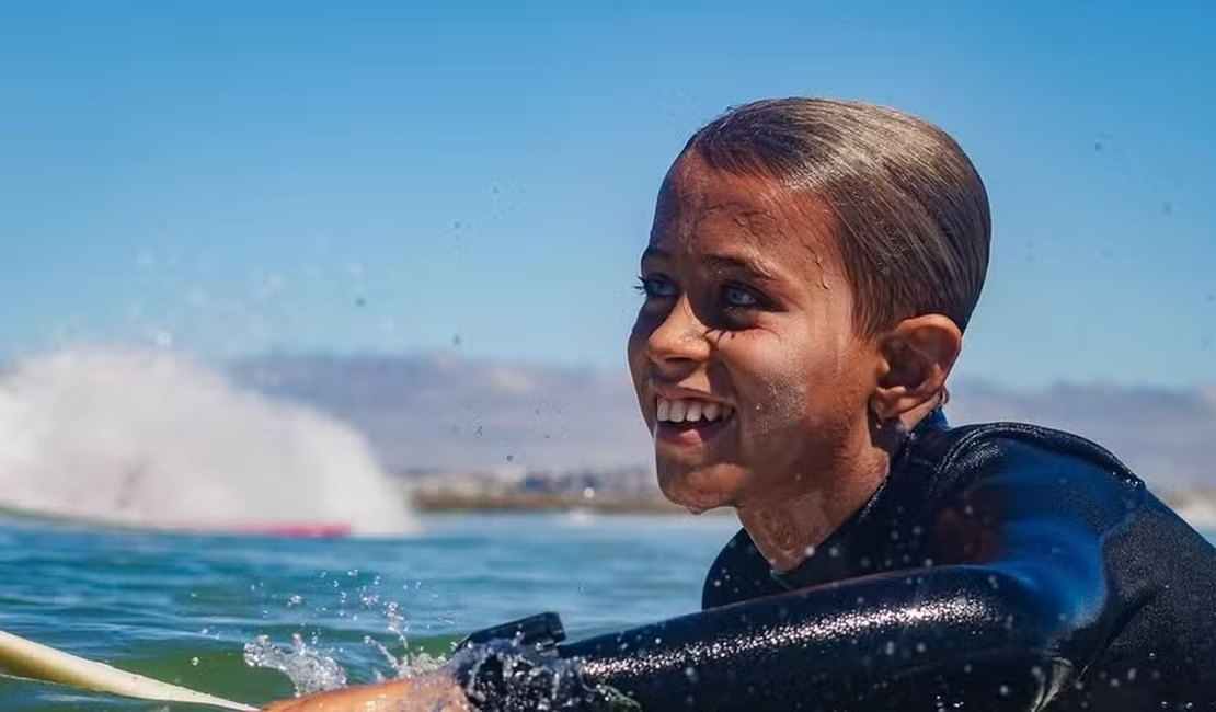 Jovem promessa do surfe português morre aos 12 anos, e fãs fazem homenagens