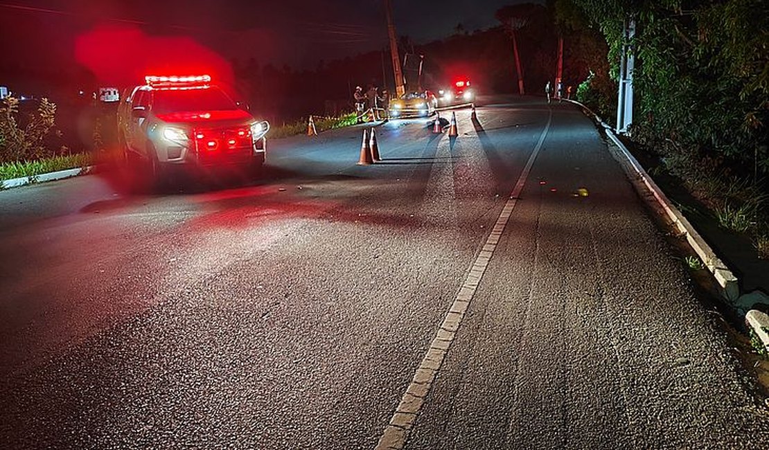 Condutor invade contramão e morre ao bater de frente com outra moto em Paripueira
