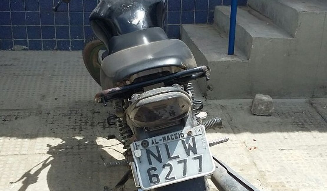 Dupla é presa em Atalaia suspeita de roubar motocicleta no Pilar