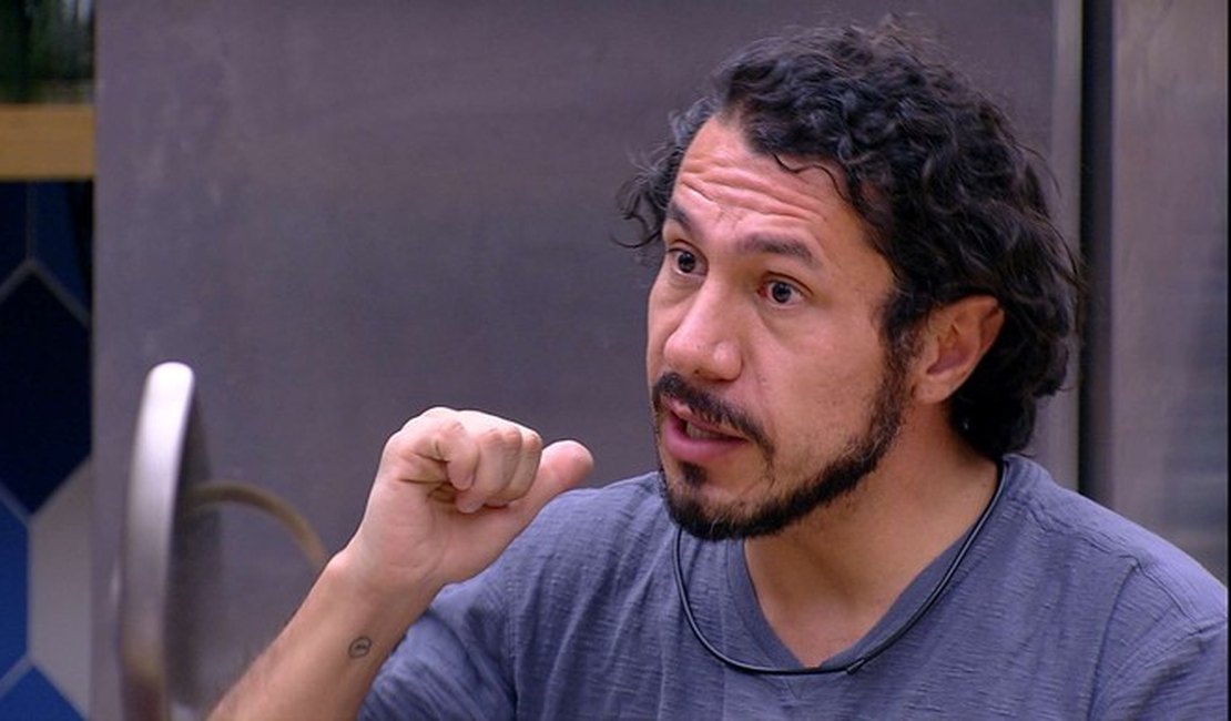 Desafeto de Marcos no 'BBB 17', Rômulo comenta expulsão do médico