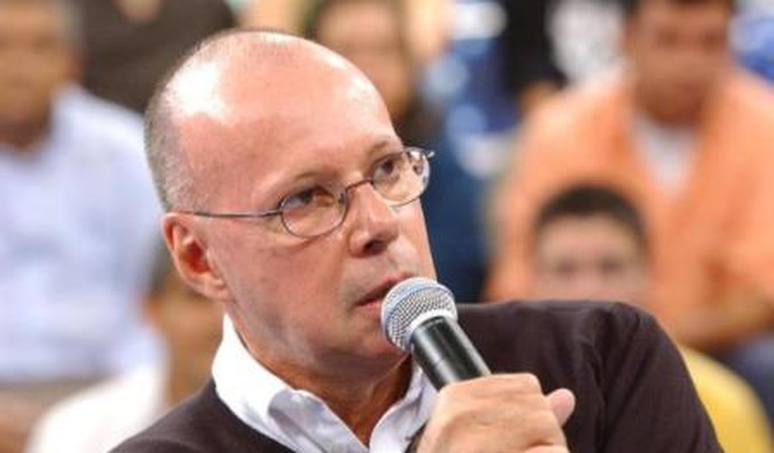 Internado às pressas, Gilberto Braga passa por cirurgia no cérebro