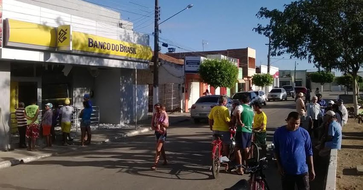 Quadrilha explode duas agências bancárias em Craíbas Já é notícia