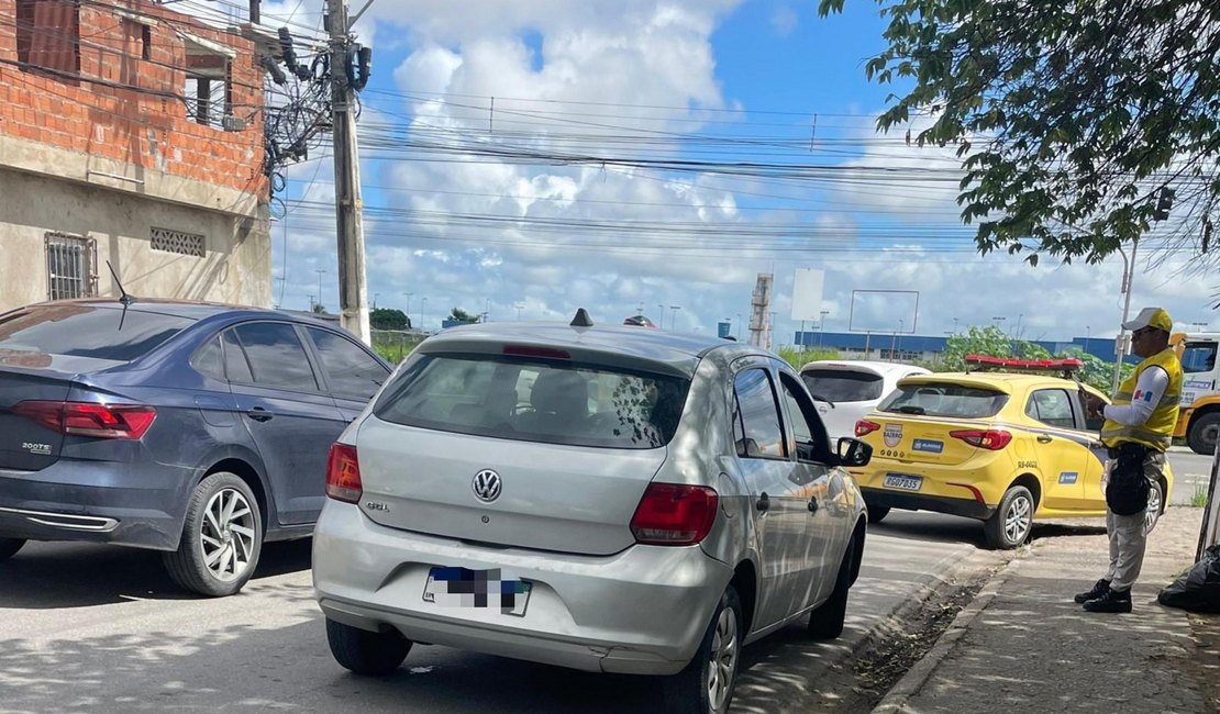 Ação integrada prende foragido da Justiça após abordagem veicular no Benedito Bentes