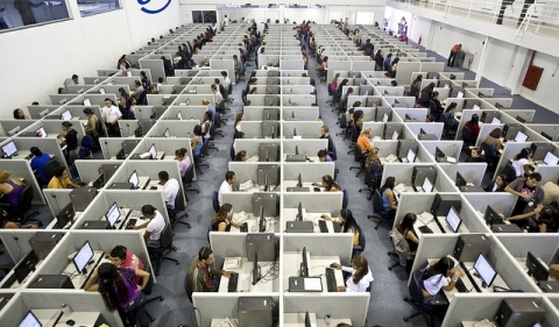 Denúncia: Funcionários do Call Center de Arapiraca cobram reajuste salarial