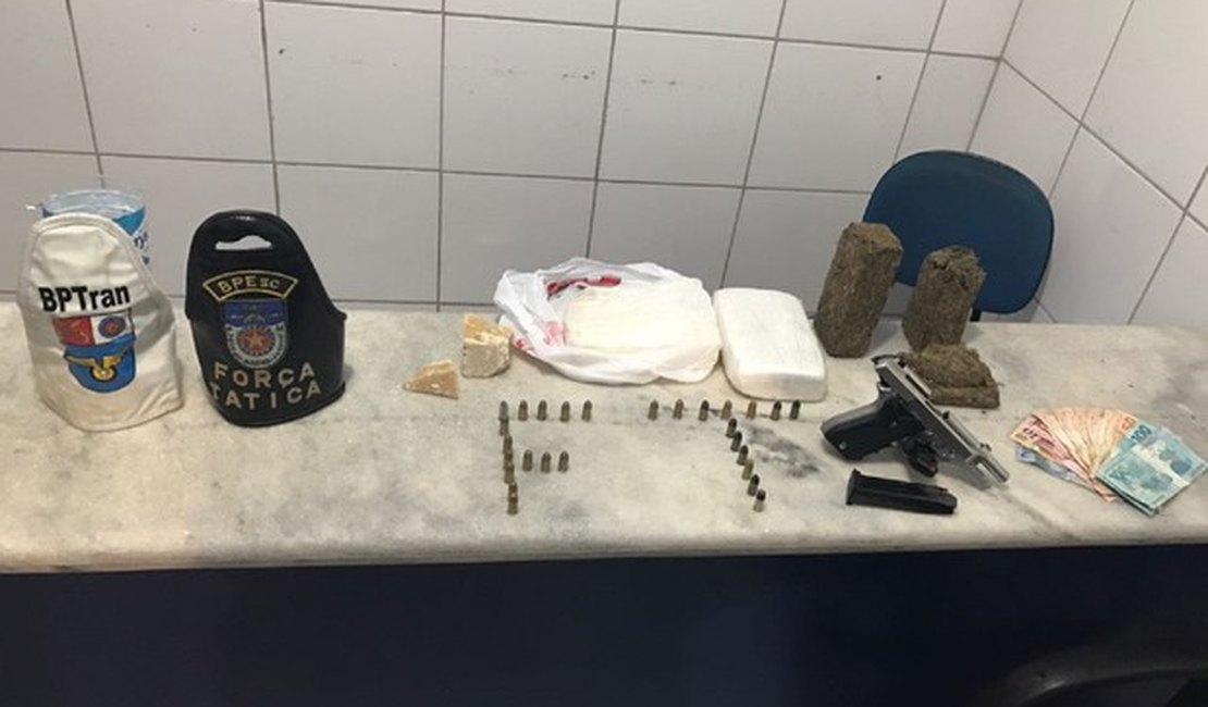 Adolescentes suspeitos de tráfico de drogas são apreendidos, em Maceió