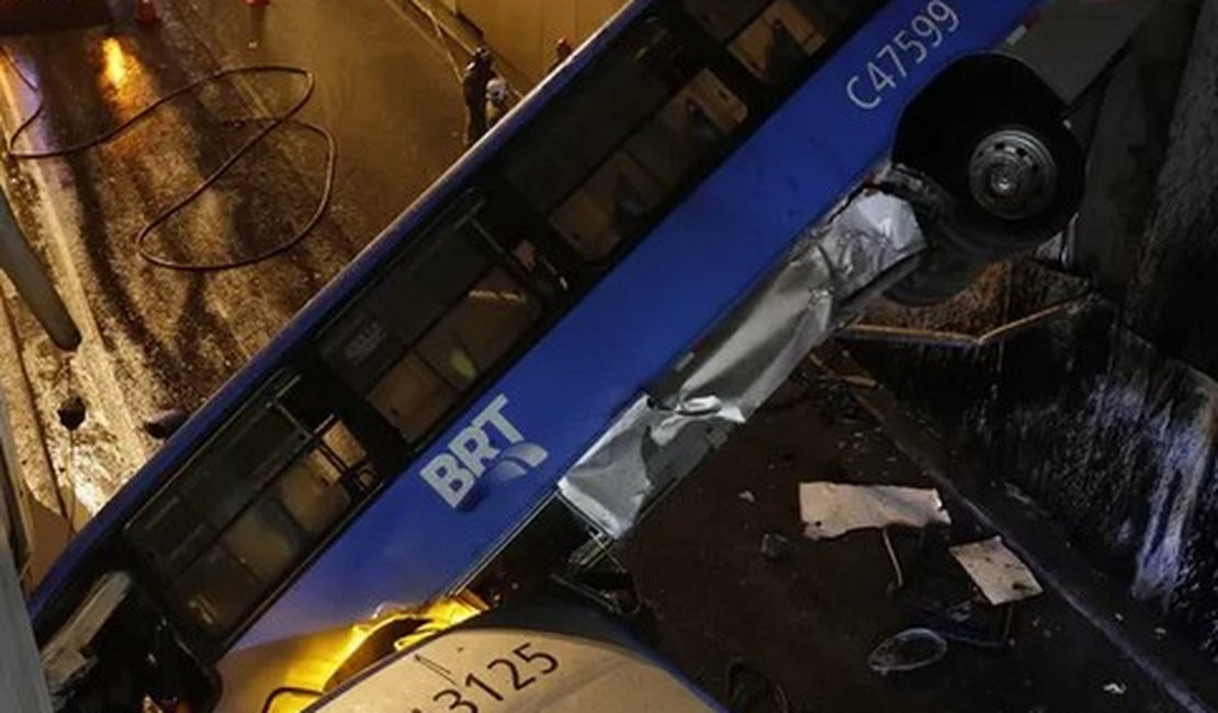 Acidente com ônibus BRT deixa pelo menos 30 feridos no Rio de Janeiro