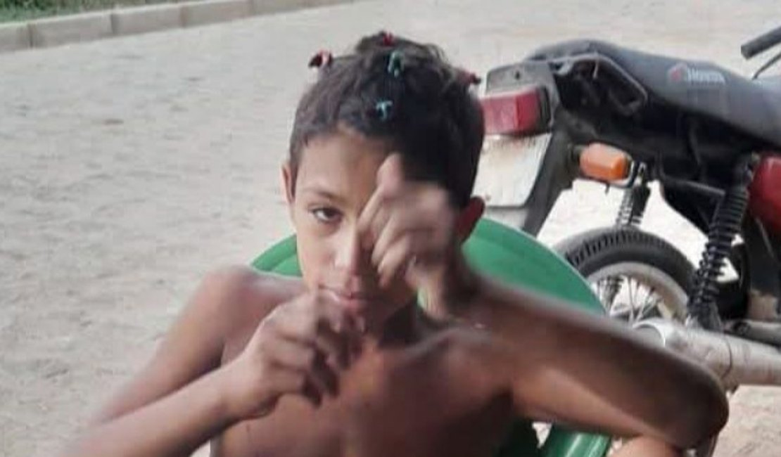 Adolescente de 14 anos morre em capotamento de carro em Piranhas; pai e irmão ficaram feridos