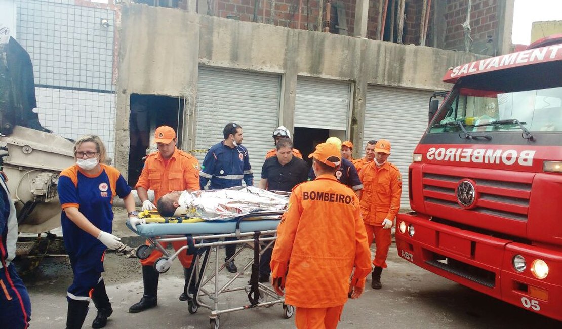 Homem é socorrido após sofrer choque elétrico, em Arapiraca