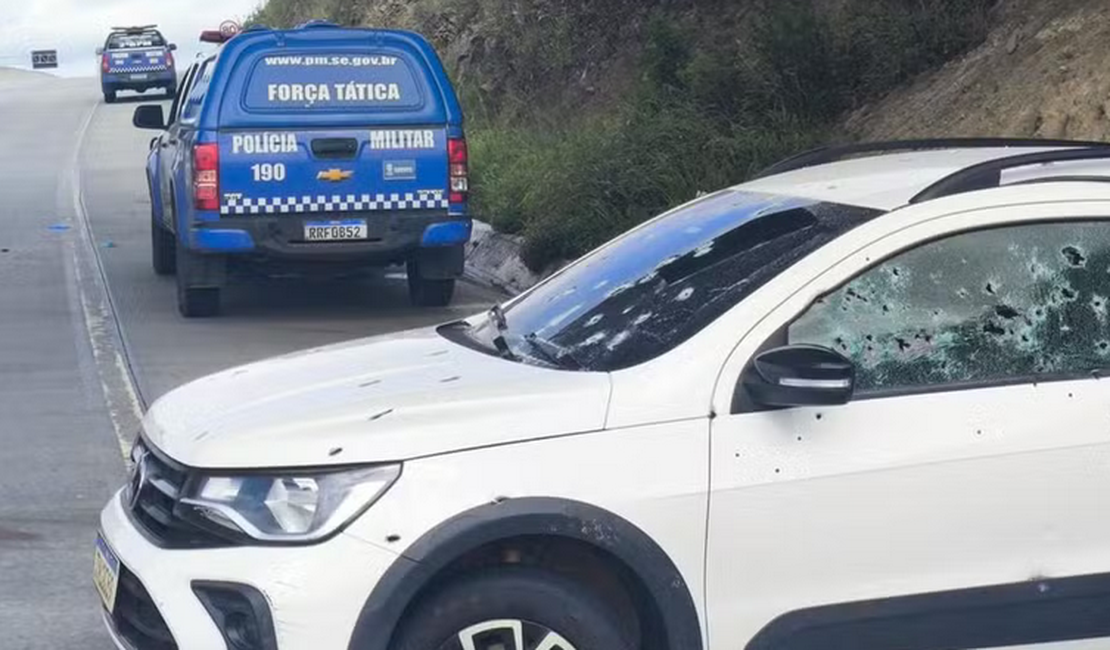Troca de tiros durante operação em Propriá resulta na morte de três criminosos; depósito de drogas vinculado ao grupo é alvo de buscas em AL