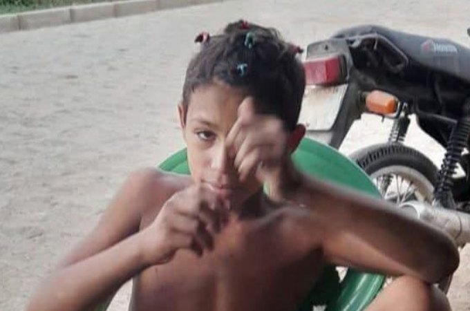 Adolescente de 14 anos morre em capotamento de carro em Piranhas; pai e irmão ficaram feridos