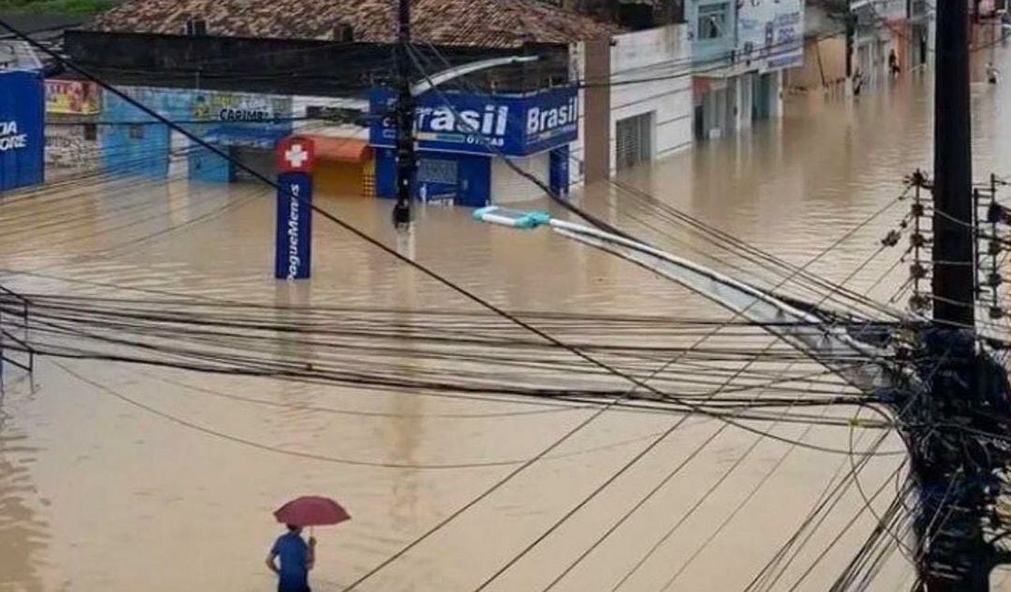 Vídeo: São Miguel dos Campos amanhece embaixo d'água após elevação do nível de rio