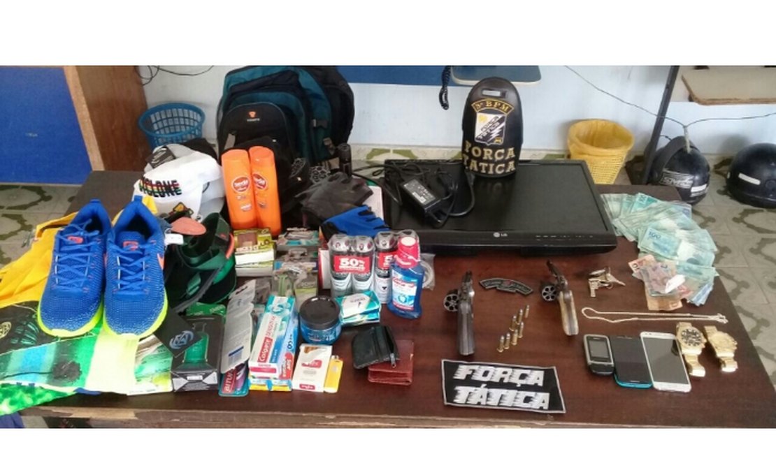 Polícia prende moradores de rua suspeitos de furtar autoescola em Arapiraca