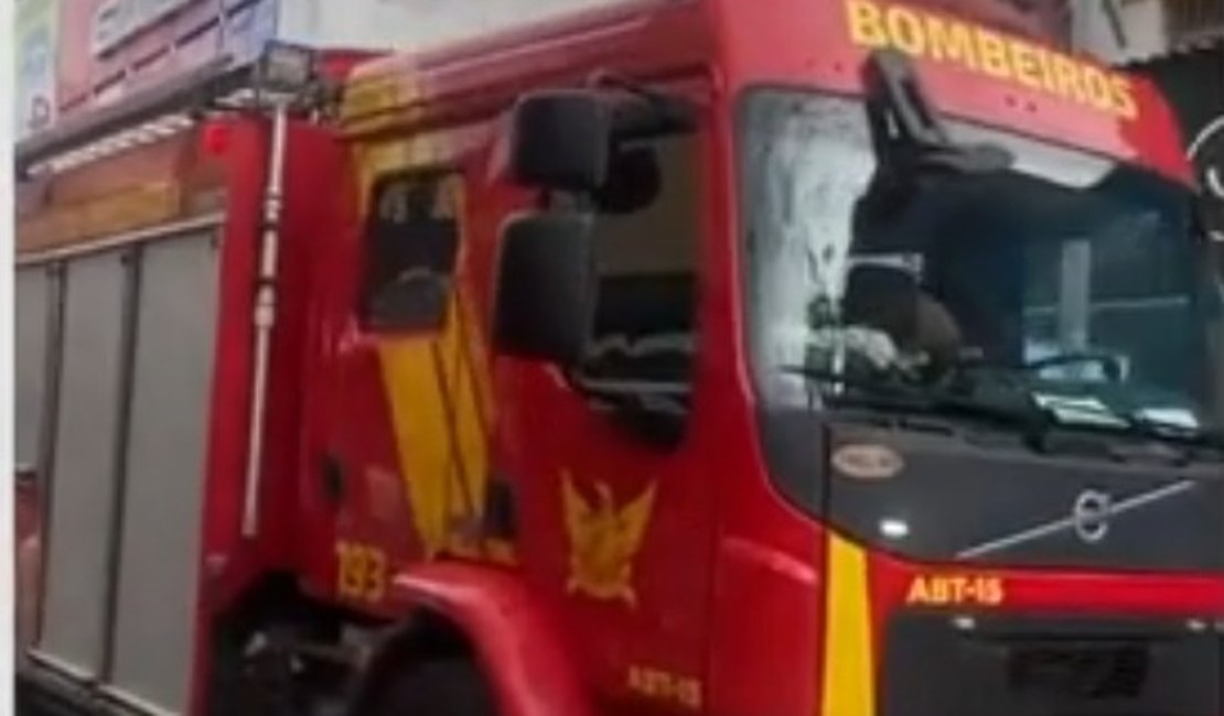 Vazamento de gás causa princípio de incêndio em loja no Centro de Maceió e assusta clientes