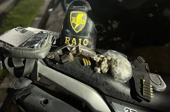 Dois homens são presos com armas e drogas em Maceió