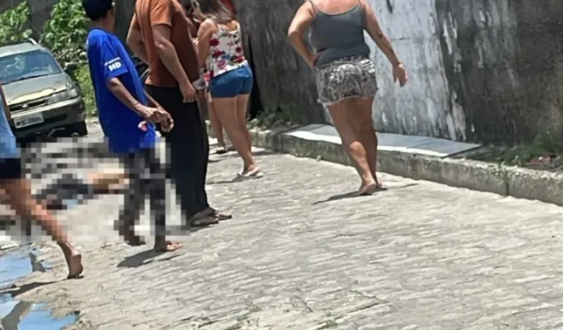 Jovem, supostamente envolvido com o tráfico, é morto a tiros na parte alta de Maceió