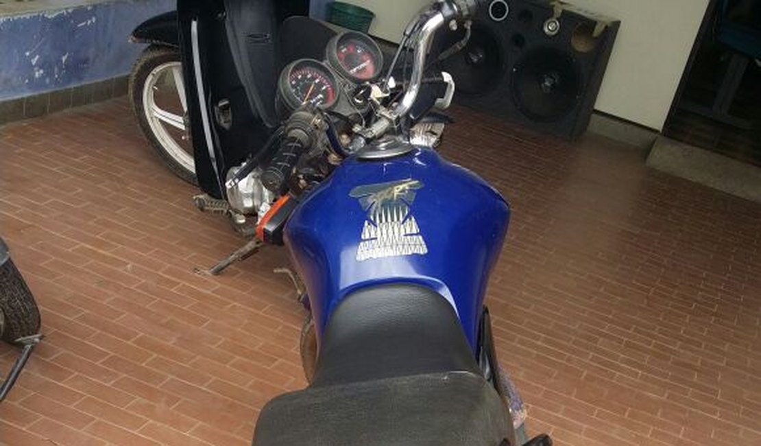 Moto com chassi adulterado é apreendida em Arapiraca