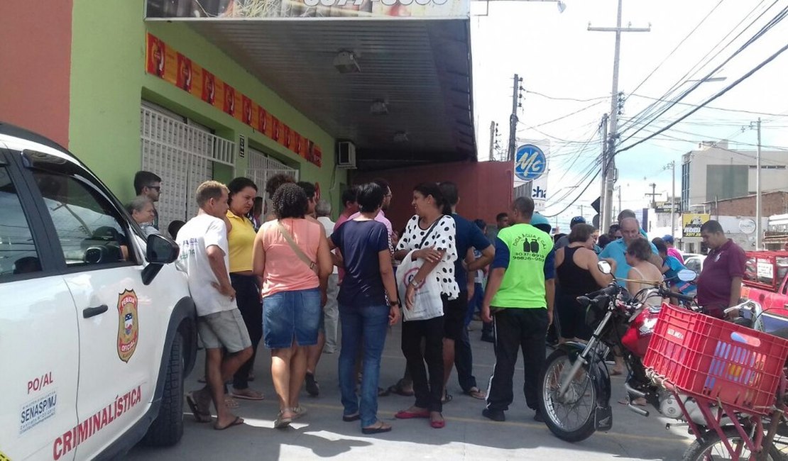 Briga entre irmãos acaba com um morto e outro ferido dentro de mercadinho