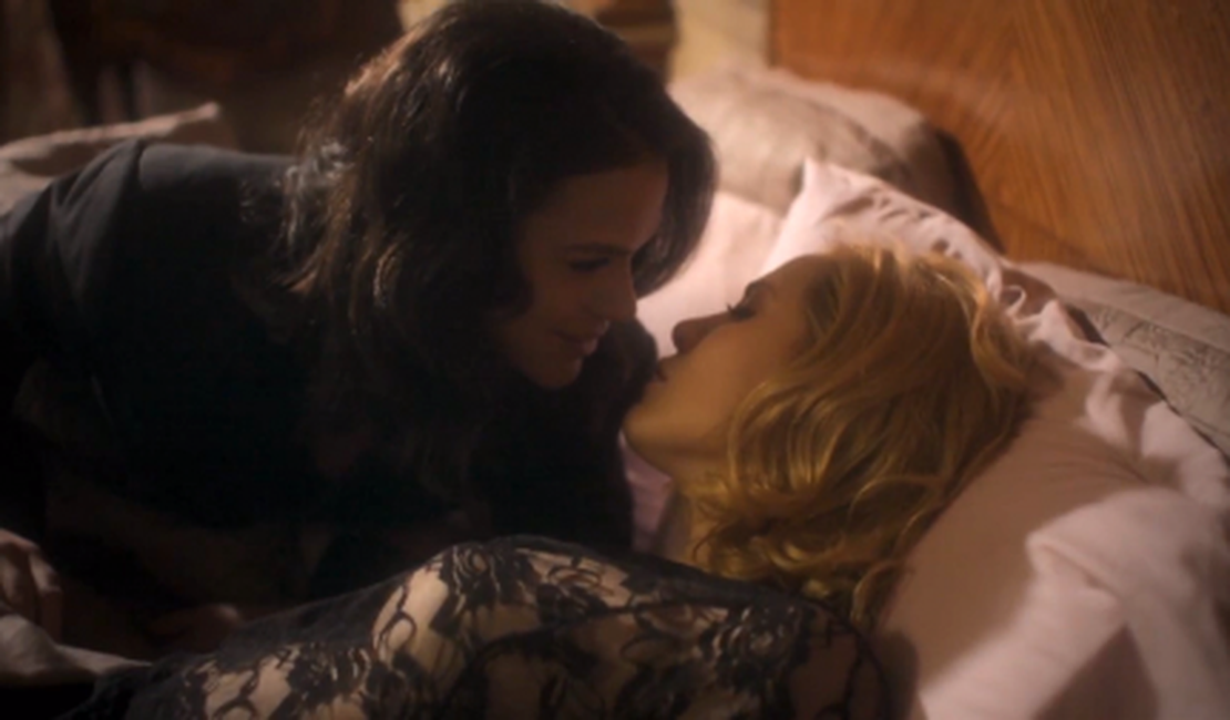 VÍDEO. Beijo gay entre Bruna Marquezine e Letícia Colin agitam a web