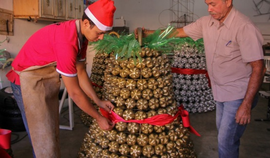 Artistas plásticos e artesãos da terra dão toque mágico ao Natal arapiraquense